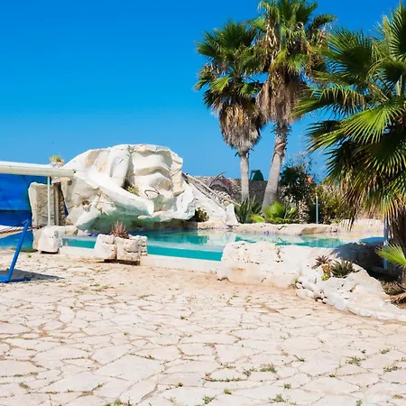 Villa Il Trullo Al Mare -trullo By The Sea- Pool & *
