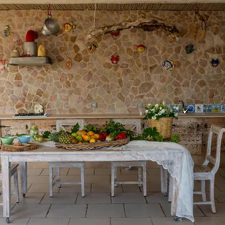 Villa Il Trullo Al Mare -trullo By The Sea- Pool & *